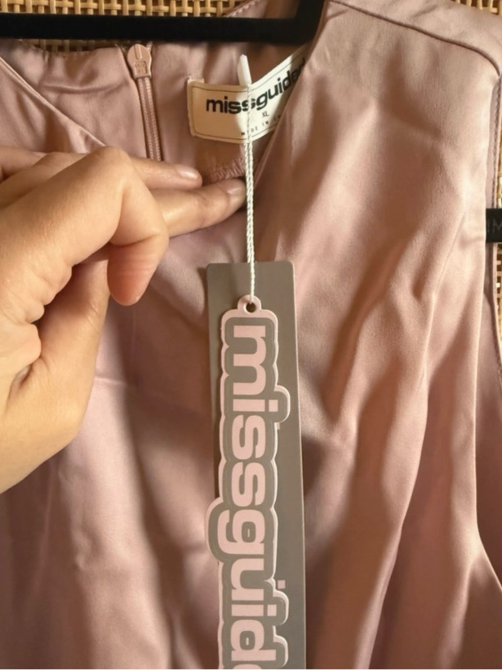 ❤️Final Price. Missguided satin cut-out waist bow detail mini dress - Picture 7 of 10